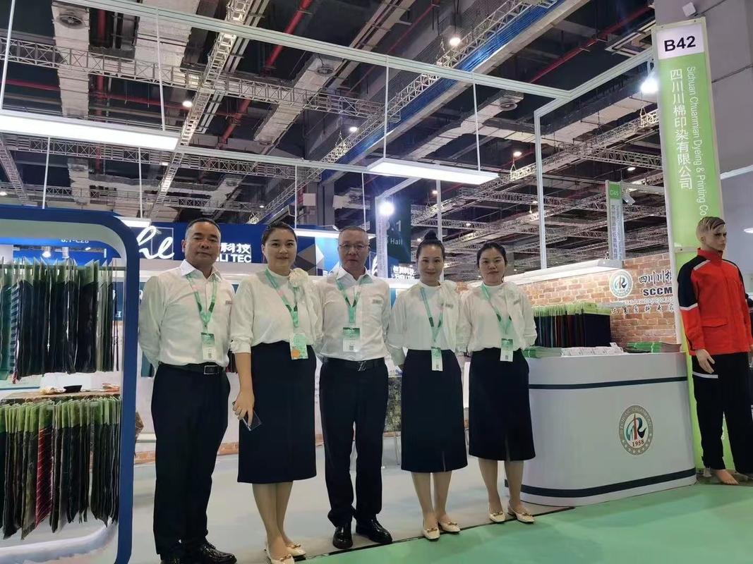 Soft Texture CVC Fabric with Custom Dyed Colors and Pre-Shrink Finish for Durable Clothing